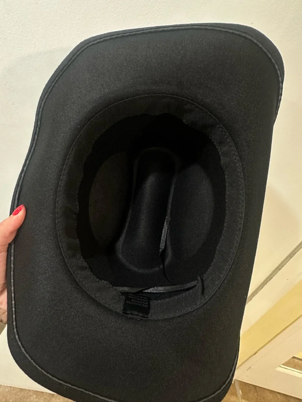 Cowgirl hat - Picture 3 of 3